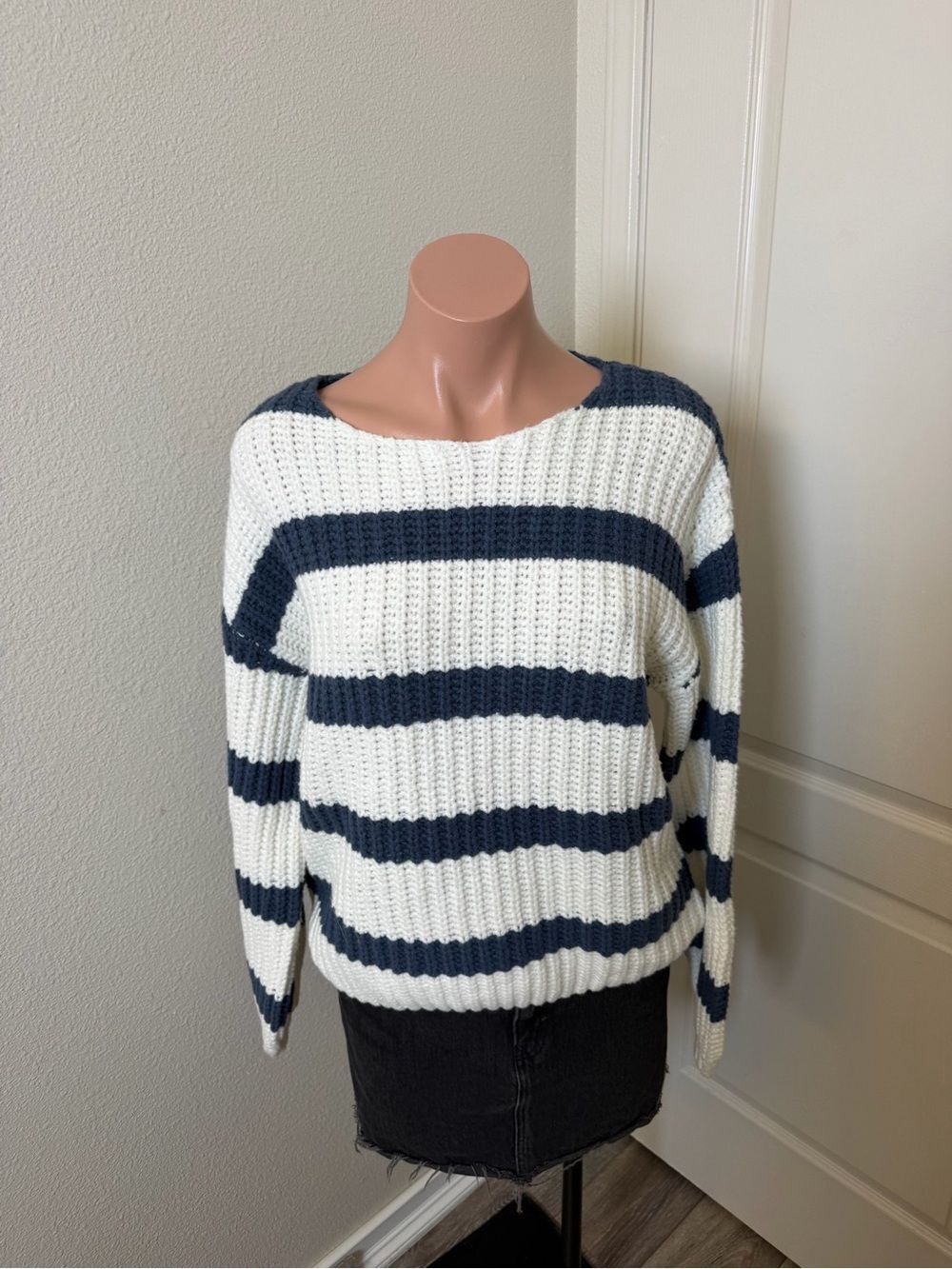 Kut from the Kloth Navy and White Striped Scoop Neck Sweater Sz XS